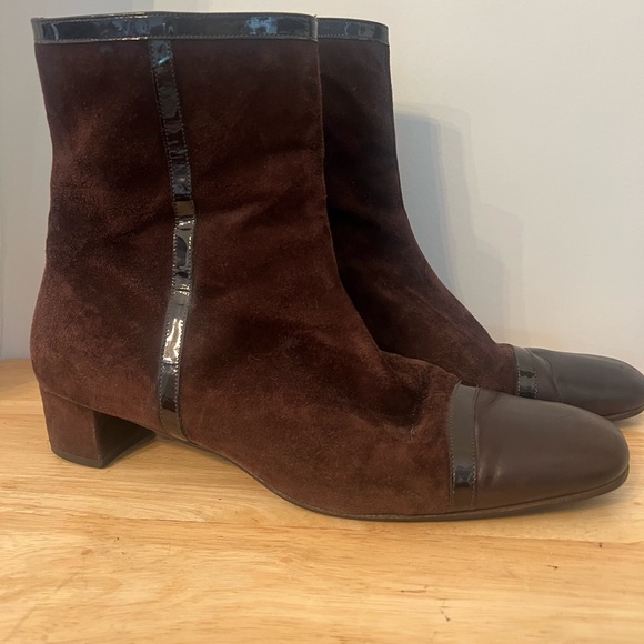 Salvatore Ferragamo Brown Suede Ankle Boots vintage’s - Picture 2 of 14